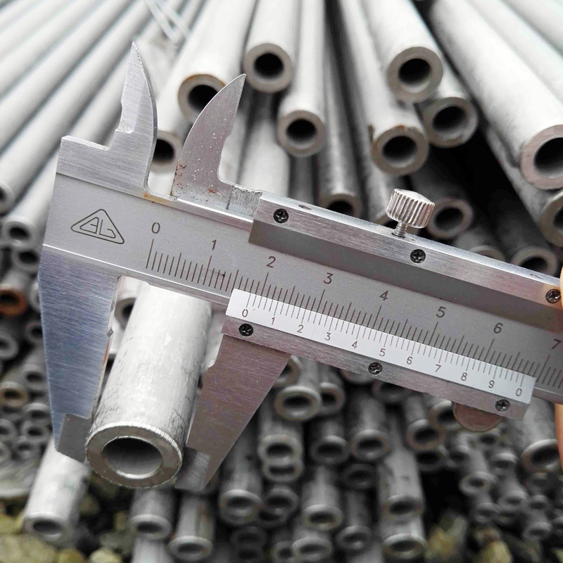 非標(biāo)不銹鋼無縫管：供應(yīng)商、特點(diǎn)及應(yīng)用