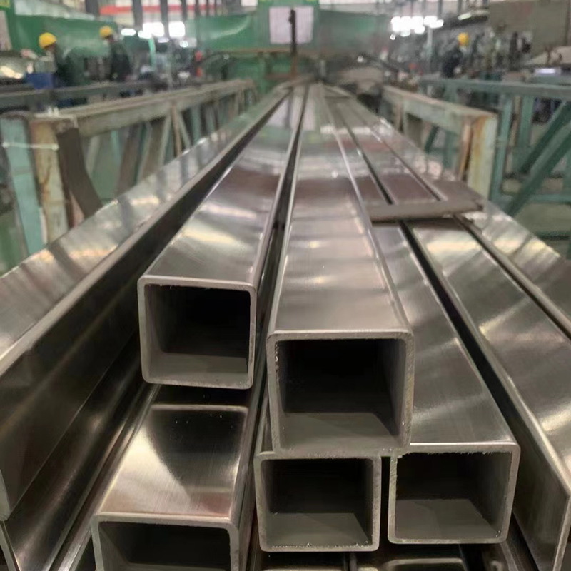 了解304不銹鋼裝飾方管的特點(diǎn)及應(yīng)用領(lǐng)域